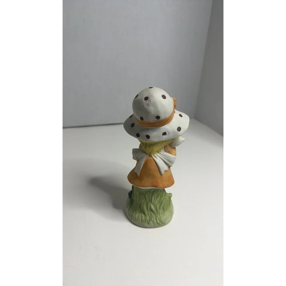 Vintage Girl‎ With Kitten Figurine Polka Dot Hat Ceramic Collectible